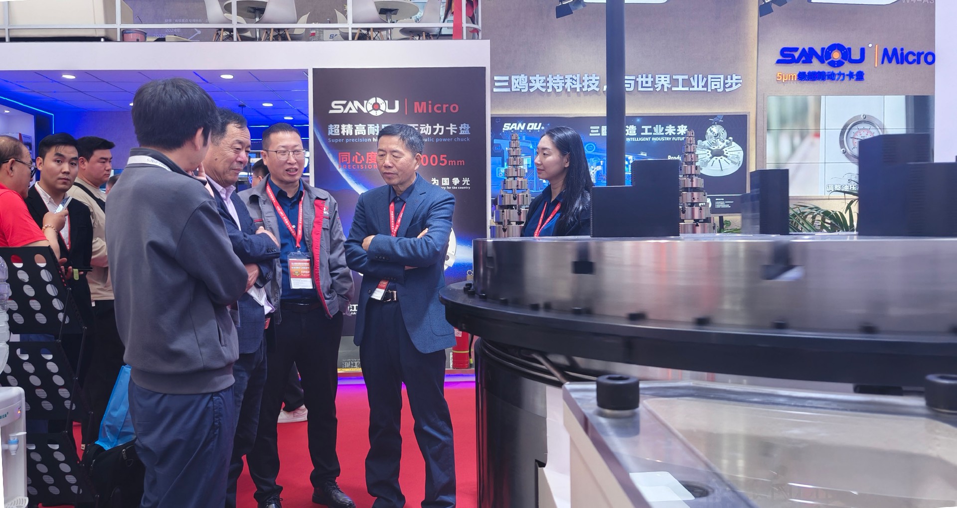 德玛特智能携国内最大全静压直驱转台重磅亮相2025中国国际机床展