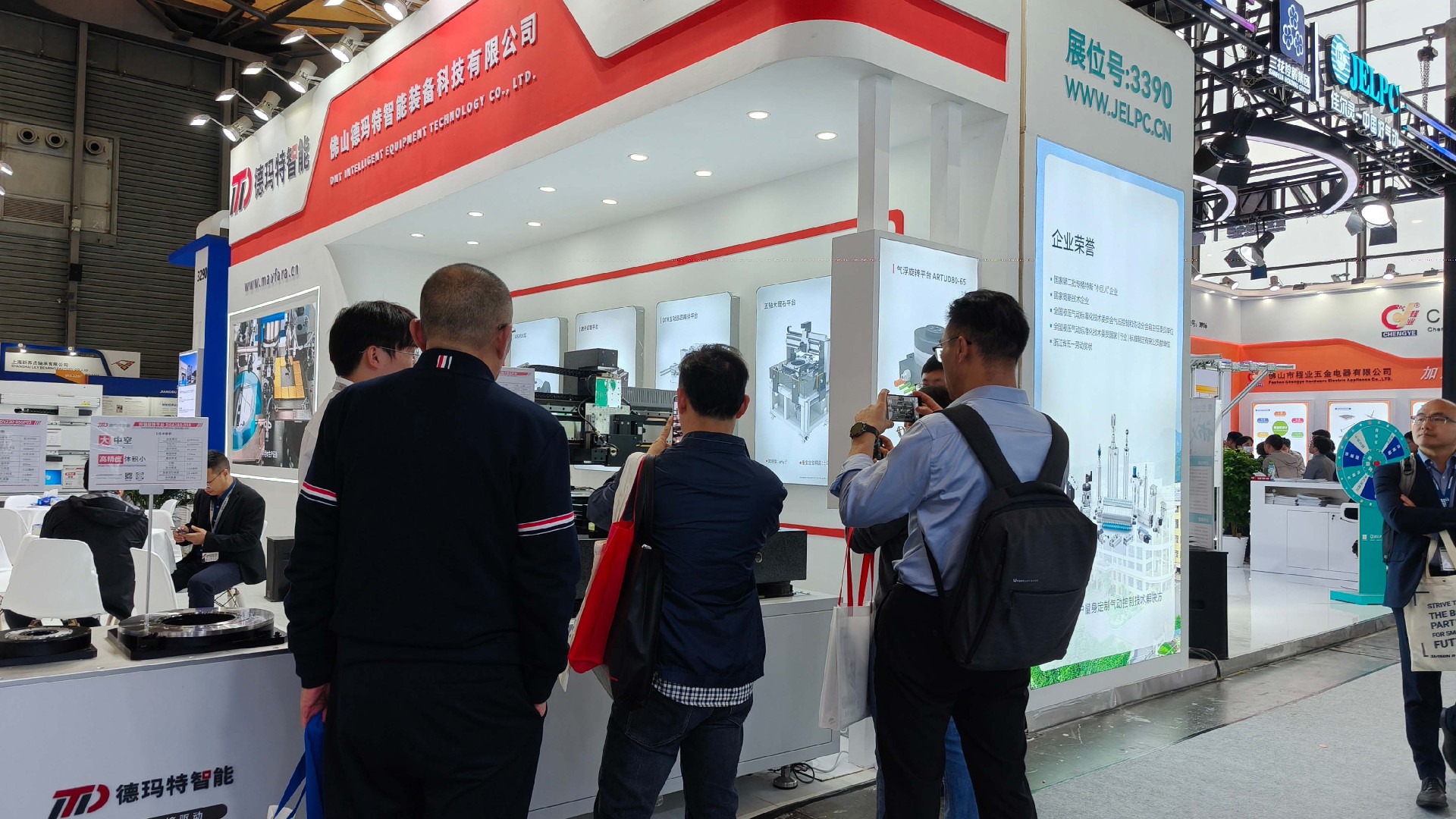 德玛特智能亮相2025慕尼黑上海电子生产设备展，展示高端直驱技术新突破