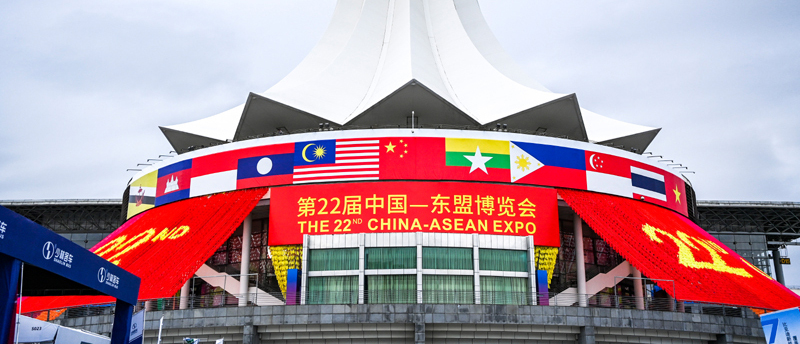 德玛特智能携机器人关节模组电机亮相2025东盟博览会